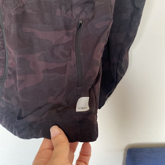 Vuori Lightweight Zip Up Jacket Medium - Picture 11 of 11